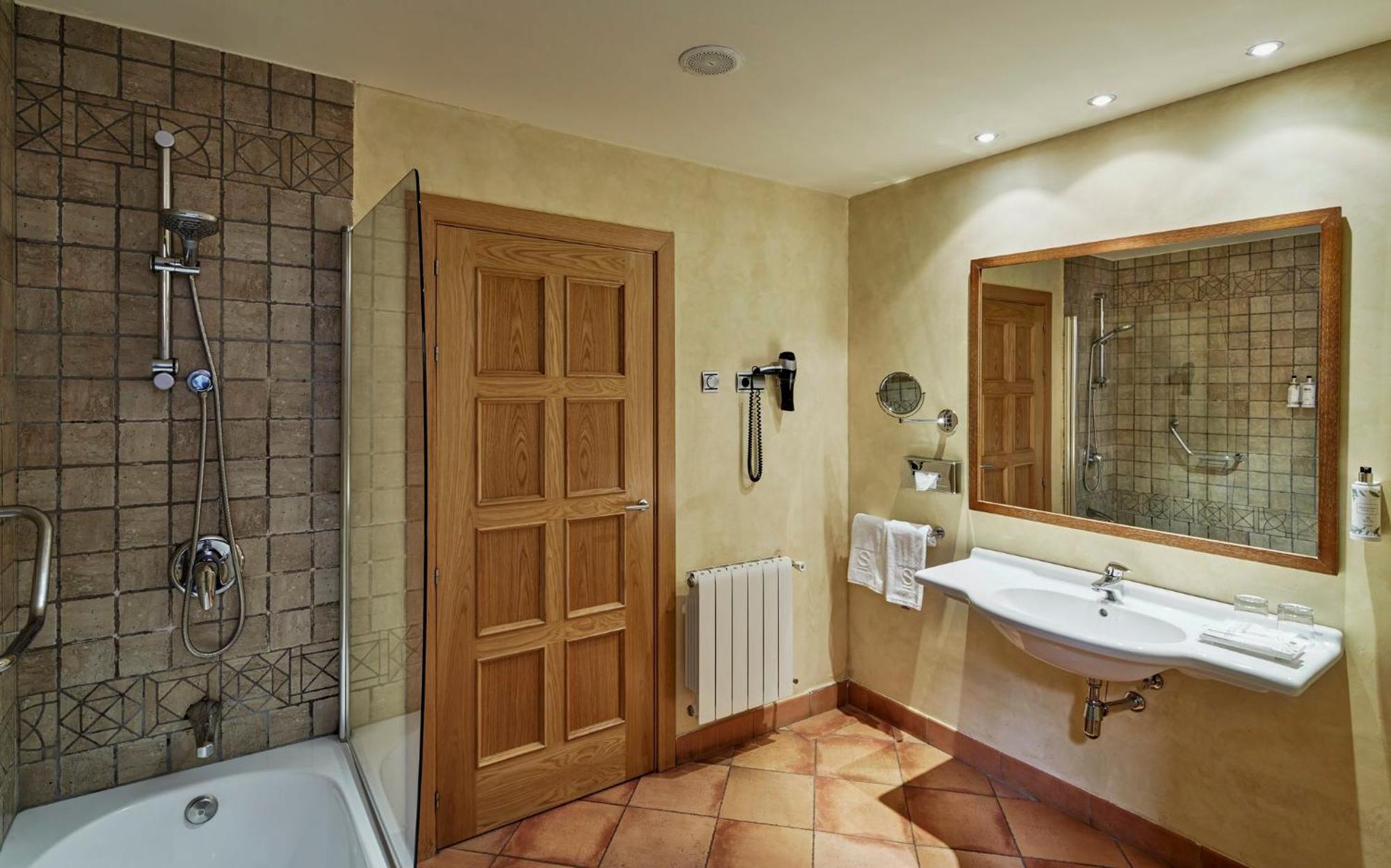 Superior Double Room,1653530372:JPEG