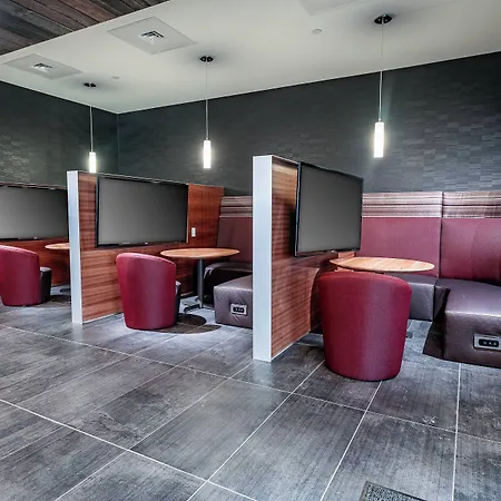Courtyard By Marriott Toledo West-3